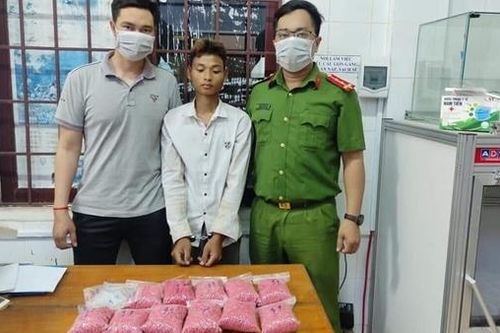 Bắt đối tượng vận chuyển 66.000 viên ma túy