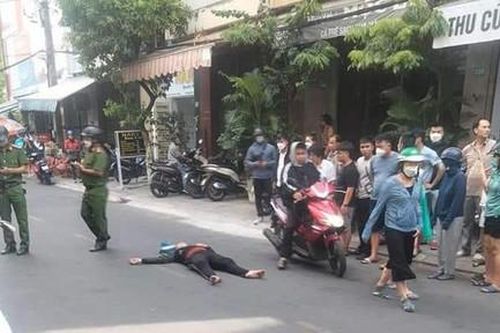 Hai cha con mang hung khí đi 'xử' đối thủ, xảy ra hỗn chiến nhiều người bị thương