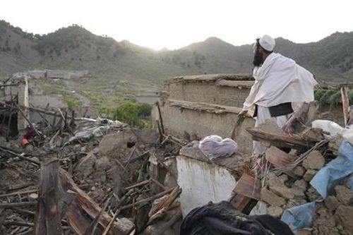 Afghanistan: Đào bới tìm kiếm những người còn sống sót sau trận động đất chết chóc