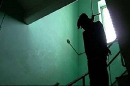 Bị bố mắng vì chơi điện tử, nam sinh lớp 8 treo cổ tại nhà