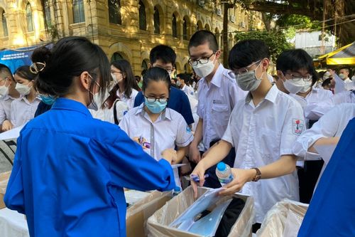 Sốt ruột… chờ môn Sử