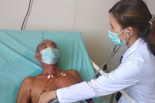 Cụ ông suýt mất mạng vì ăn nhầm phân bón