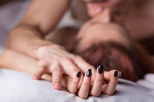 Tìm cảm giác lạ lúc 'mây mưa', thanh niên khiến bạn gái phải nhập viện vì dị vật lạ