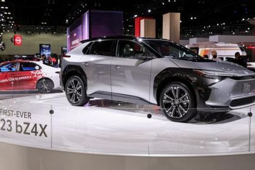 Toyota vội triệu hồi 2.700 xe điện bZ4X dù chỉ mới ra mắt được 2 tháng