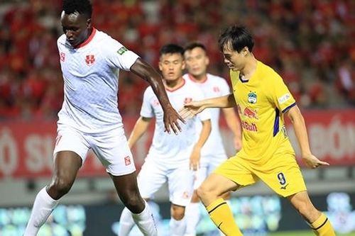 Khi bản quyền truyền hình là phao cứu sinh của V.League