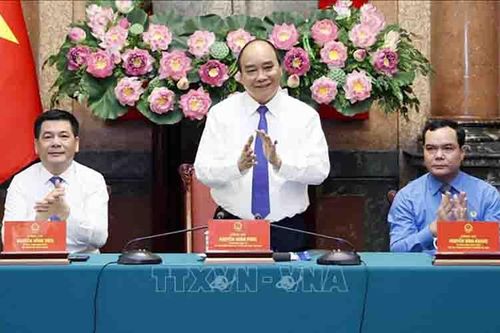 Chủ tịch nước Nguyễn Xuân Phúc gặp mặt lao động tiêu biểu ngành dầu khí