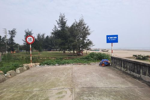 Hà Tĩnh: Dự án đê biển gần 400 tỷ 'đắp chiếu'… đợi vốn!