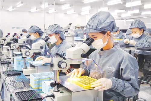 Hà Nội và TPHCM: Áp dụng lương làm thêm theo giờ từ 1/7