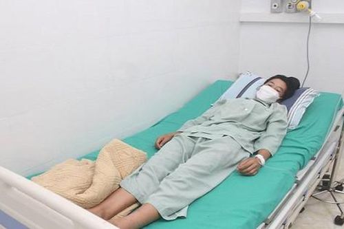 Ăn cóc nướng, 3 người trong gia đình ngộ độc