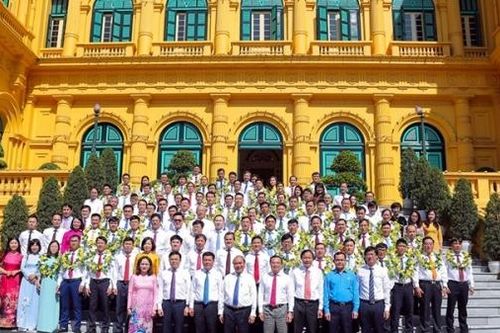 Chủ tịch nước Nguyễn Xuân Phúc gặp mặt đoàn đại biểu cán bộ, người lao động ngành Dầu khí tiêu biểu