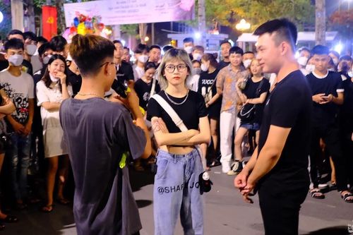 Thành phố Vinh sẽ quản lý chặt hoạt động ghép đôi trên phố đi bộ