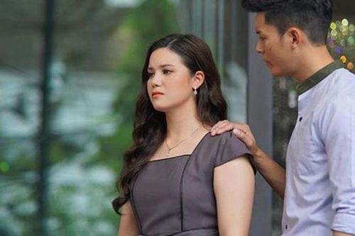 Vừa mua cho con gái cái điện thoại, vợ tôi đã làm ầm ĩ và đòi ly hôn