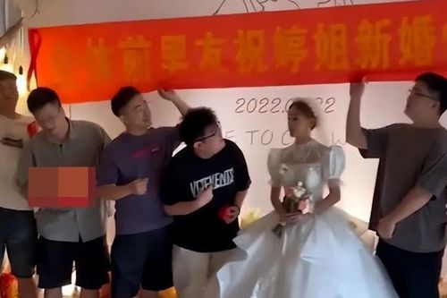 Cô dâu mời tập thể bạn trai cũ đến đám cưới, 9 chàng trai đem theo một thứ gây chú ý