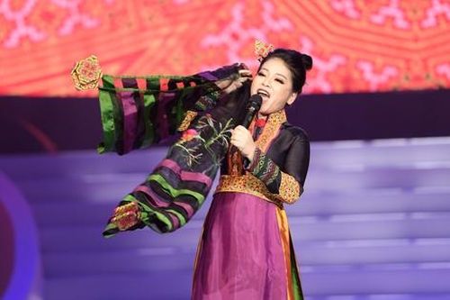 Ca sĩ Anh Thơ từng nản vì học hát khó quá, bừng tỉnh sau khi bị cô giáo mắng