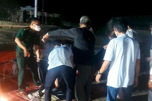Vụ 2 mẹ con mất tích ở cầu Cửa Việt: Tìm thấy thi thể người mẹ sau hơn 2 ngày mất tích