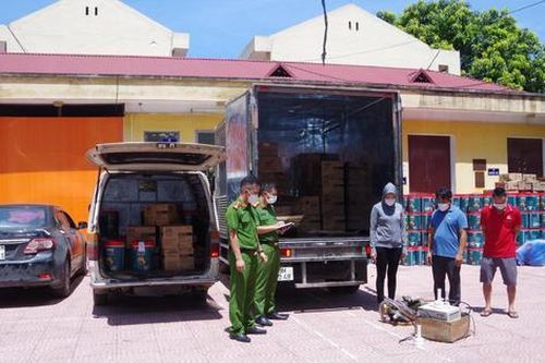 Phát hiện cơ sở sản xuất, buôn bán dầu nhớt giả quy mô lớn