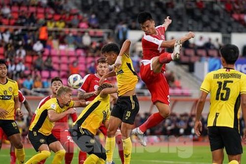 HLV Bae Ji Won: 'Ngoại binh và nội binh cơ hội ngang nhau'
