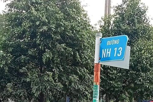 Phát hiện thi thể bé trai sơ sinh trôi dưới kênh