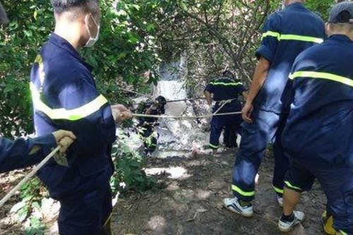 Ba người trong gia đình tử vong ở đường thoát nước thải