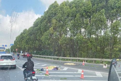 Tai nạn giao thông trên cầu Thanh Trì, 2 người đi xe máy tử vong