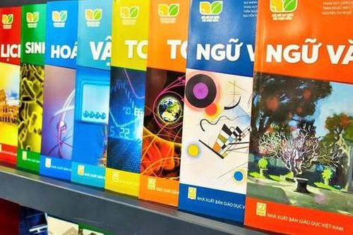 Đường dây nóng phục vụ nhu cầu mua sách giáo khoa trước năm học mới