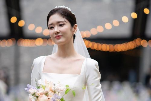 Jang Na Ra: 'Tôi sẽ sống hạnh phúc như người vợ tuyệt vời'