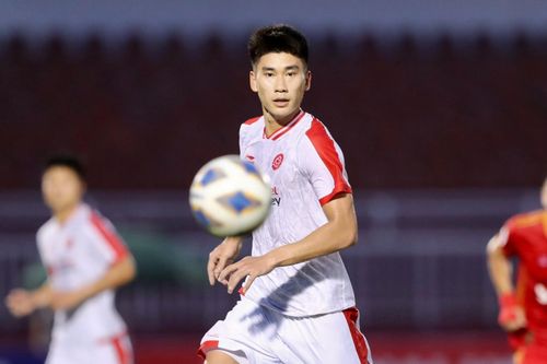 Nhâm Mạnh Dũng chơi nhạt nhòa trong lần đầu đá chính ở AFC Cup