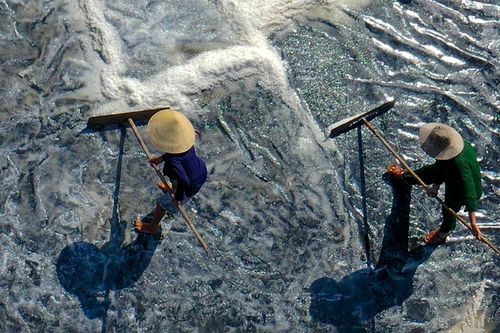 Muối Sa Huỳnh tăng giá kỷ lục
