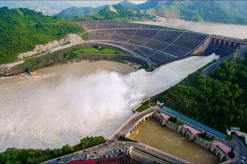 Từ 15 giờ ngày 27/6, đóng 1 cửa xả đáy hồ Hòa Bình