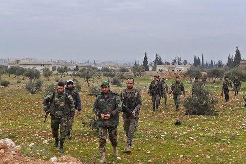 Hàng trăm lính dù Syria tham gia tập trận chung với binh sỹ Nga