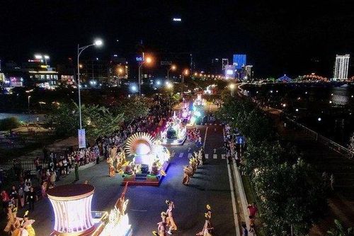Carnival đường phố Sun Fest thắp sáng Đà Nẵng đêm cuối tuần