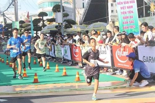 Bến Tre: Hơn 4.000 vận động viên tham gia giải Marathon 2022