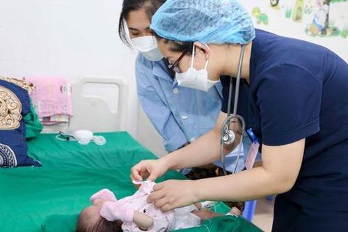 Chuyển gốc động mạch cho bé sơ sinh 12 ngày tuổi