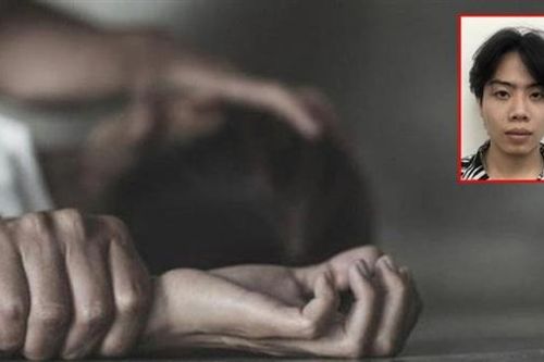 Cô gái phòng bên ngủ quên khóa cửa, lẻn vào giở trò