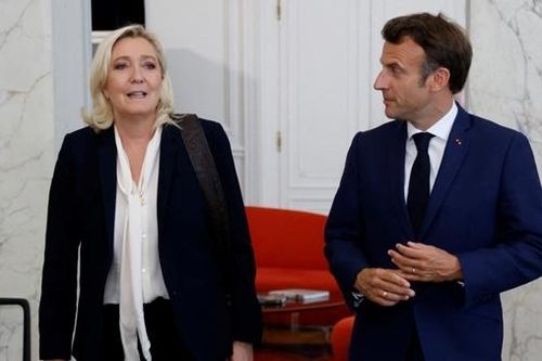 Ông Macron phải thỏa thuận với phe đối lập
