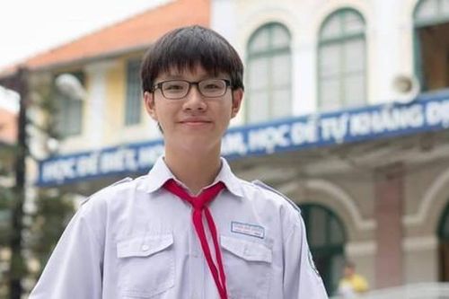TP.HCM: Nam sinh đạt 3 điểm 10 hệ chuyên vừa nhập học trường Phổ thông Năng khiếu