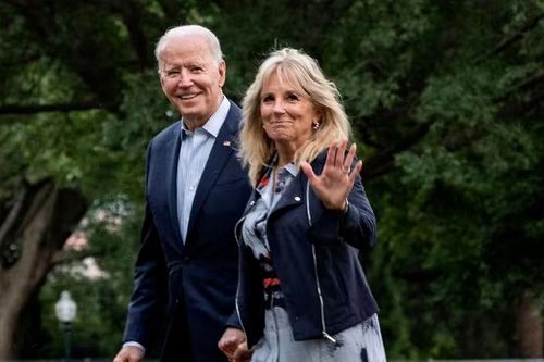 Vợ và con gái ông Biden bị cấm đến Nga