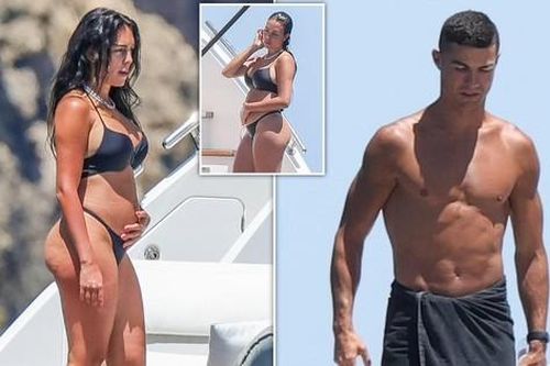 Bạn gái Ronaldo mặc bikini bé xíu lộ eo 'bánh mì' vẫn được khen hết lời