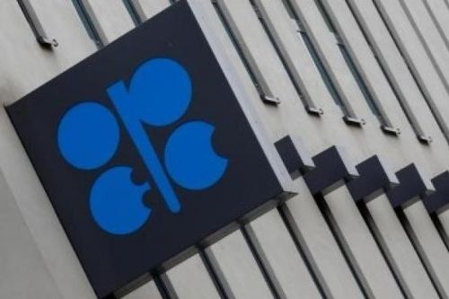 OPEC+ hạ dự báo thặng dư thị trường dầu