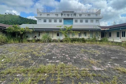 Bệnh viện đa khoa triệu đô xuống cấp sau nhiều năm 'đắp chiếu'
