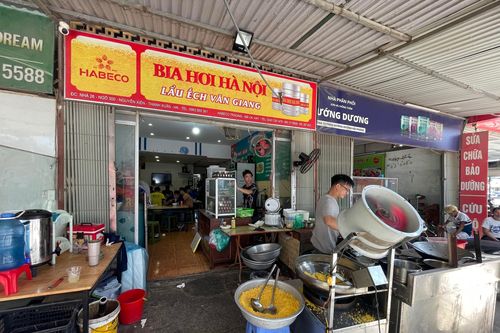 Hà Nội: Hàng quán ăn tăng giá, dân văn phòng lo 'ngay ngáy' bữa trưa
