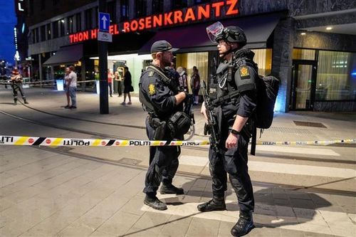 Na Uy tiếp tục tạm giam nghi phạm gây ra vụ xả súng tại Oslo
