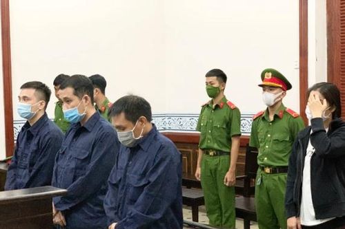 Bị phạt tù vì dàn cảnh đánh ghen, tống tiền thầy giáo