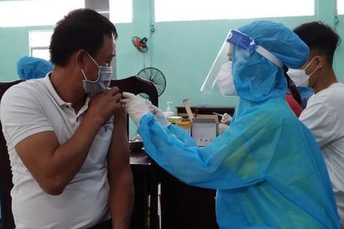 Khánh Hòa: Khẩn trương tiêm vaccine COVID-19, quyết không để tồn đọng