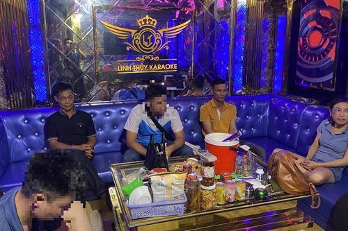 Thuê phòng hát, vũ trường để sử dụng ma túy