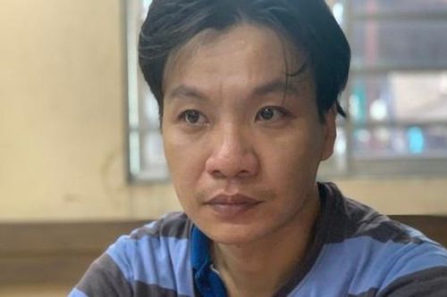 Kẻ dùng súng giả khống chế người phụ nữ để cướp vàng khai gì?