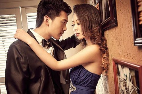 Sốc nặng khi biết được chồng lén lút gặp gỡ và có con với tình cũ