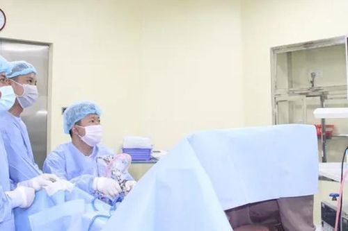 Vòng tránh thai 'lạc trôi', hóa... sỏi trong bàng quang người phụ nữ