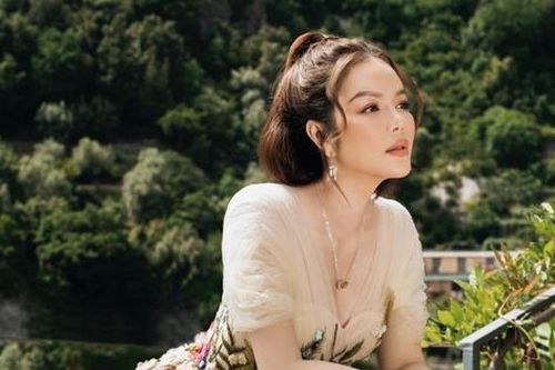Gu thời trang cổ điển của Lý Nhã Kỳ