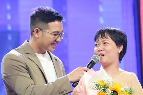 Nữ bệnh nhân COVID-19 hồi sinh kỳ diệu và cuộc gặp bất ngờ với ân nhân